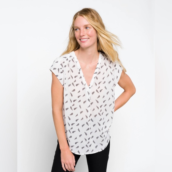 [Fun2Fun] Lillian V Neck Blouse - Picture 1 of 4